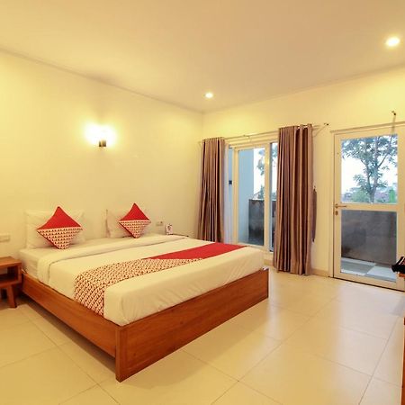 Oyo 396 Tibrae Residence Syariah Lembang Kültér fotó