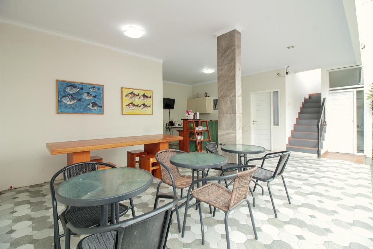 Oyo 396 Tibrae Residence Syariah Lembang Kültér fotó
