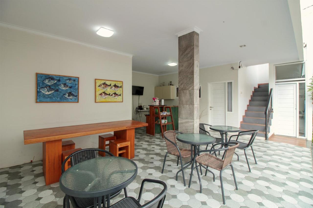 Oyo 396 Tibrae Residence Syariah Lembang Kültér fotó