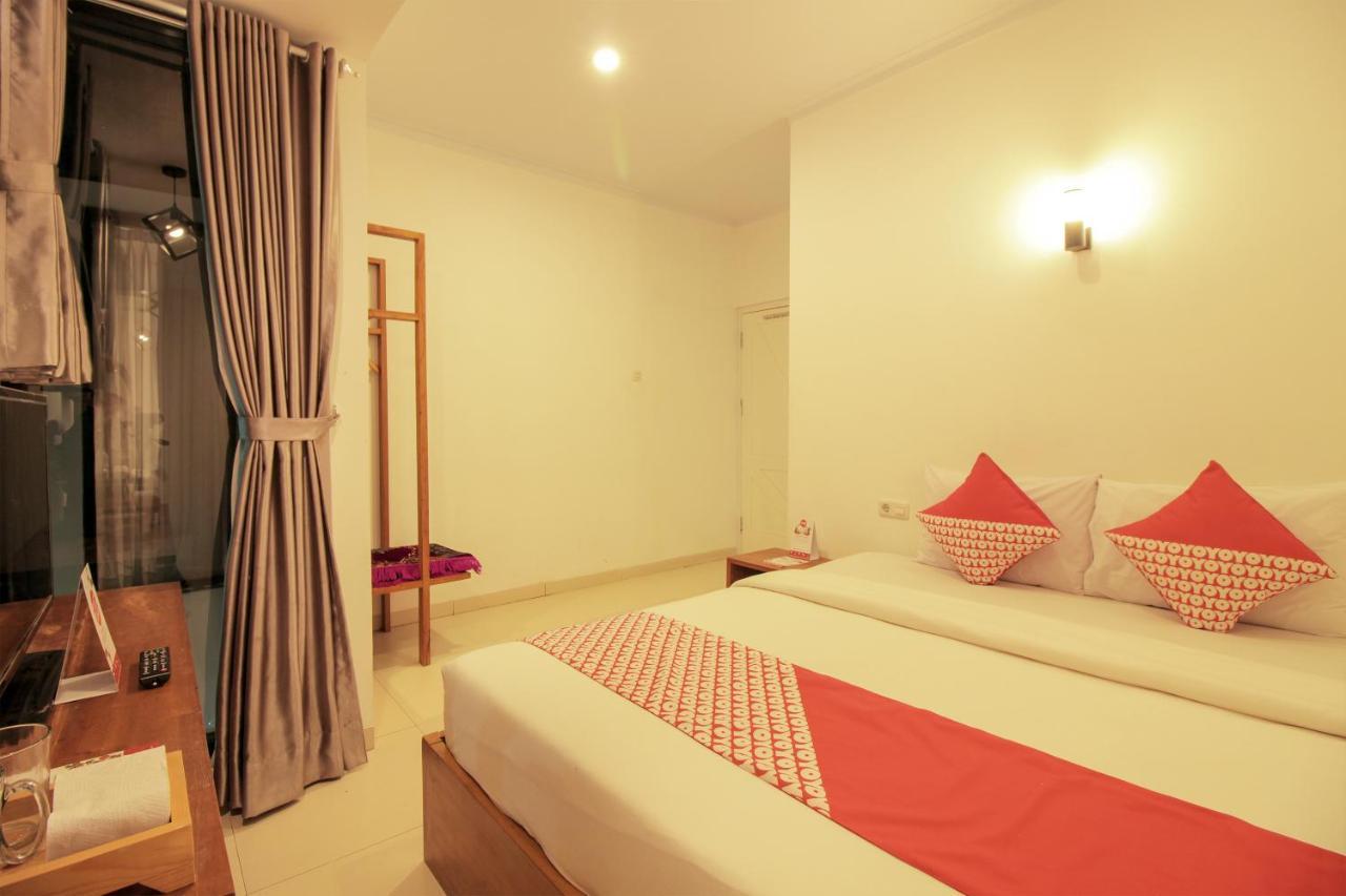 Oyo 396 Tibrae Residence Syariah Lembang Kültér fotó