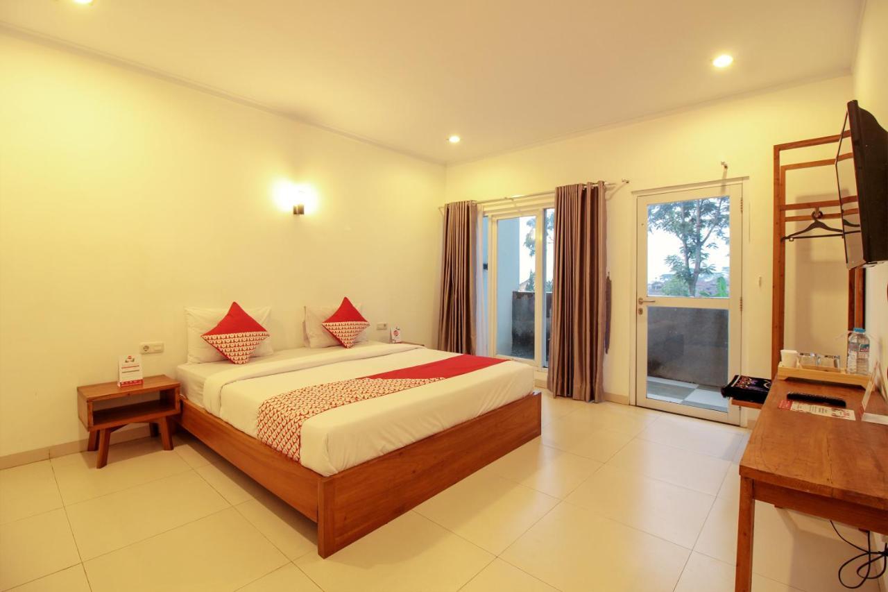 Oyo 396 Tibrae Residence Syariah Lembang Kültér fotó